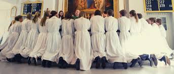 Konfirmationskort eller konfirmationspresent – vad ska man välja?