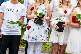 Personlig konfirmationspresent – 15 idéer som känns på riktigt
